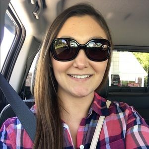 Meet your Posher, Nicole